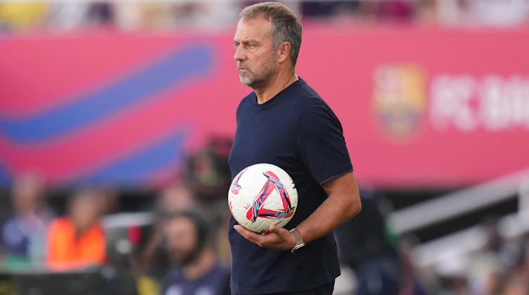 Barcelona define três opções para reforçar o meio-campo na próxima janela de transferências