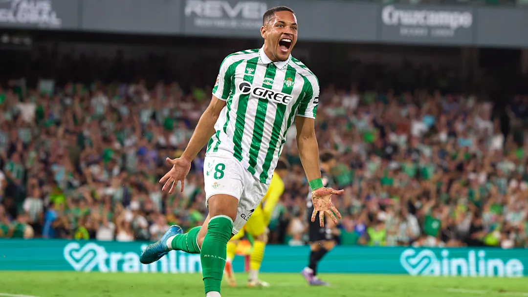 Vitor Roque celebra nova fase no Betis após período difícil no Barcelona: “Estou feliz”
