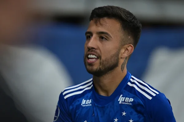 Matheus Henrique sofre lesão e vira desfalque para o Cruzeiro