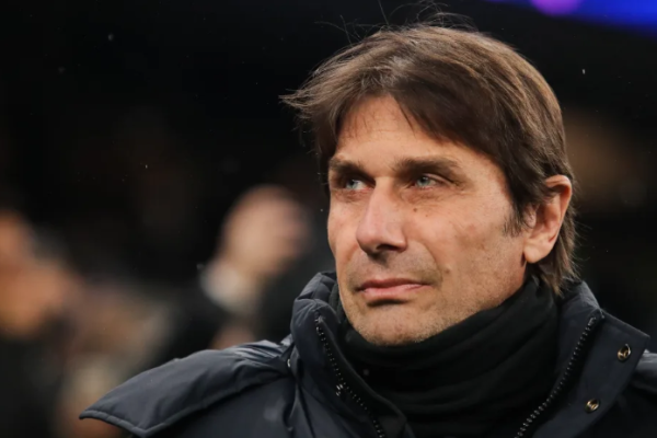 Antonio Conte retorna à Itália para comandar o Napoli por três temporadas